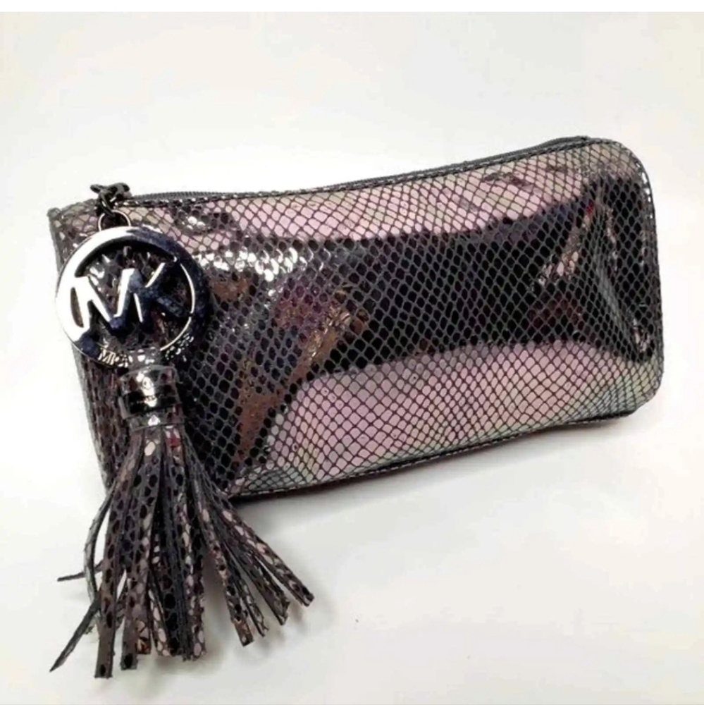 Free Ship--New-MK Clutch or Cosmetic Bag💜🖤